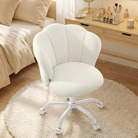 SONGMICS Chaise de Bureau Pivotante 360°, Chaise Coiffeuse Rembourrée, Tissu Peluche, Supporte 110 kg, Dossier en Forme de Pétales, Hauteur Réglable, pour Salon, Chambre, Blanc Crème OBG030WD01